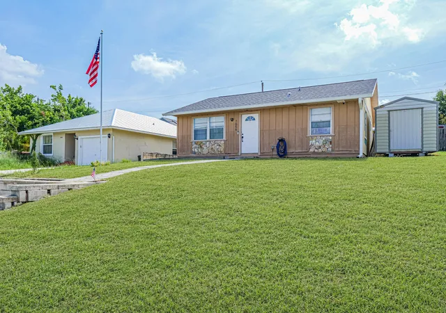 Photo 3 of Single family home for sale at 1656 3rd Avenue Sw, Vero Beach, FL 32962 | MLS# B26054659 | Listing updated on 2026-10-09