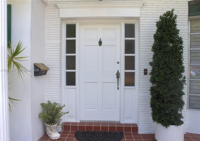 2nd image of 3440 Ne 170th St, North Miami Beach, FL 33160 | MLS# A12057295