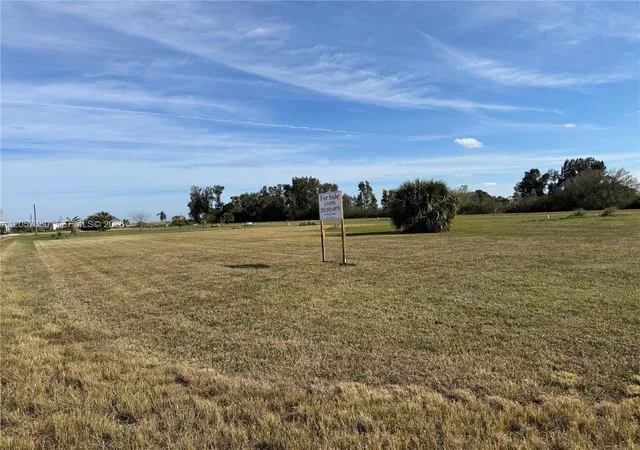 2nd image of 987 Watson Wy, Moore Haven, FL 33471 | MLS# A12057380