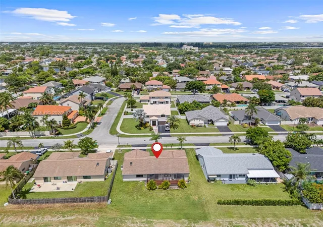 33rd image of 600 Fairfax Ave, Davie, FL 33325 | MLS# A12057772