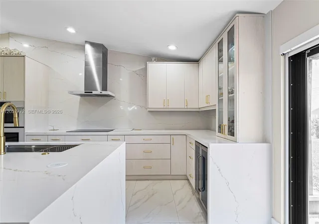 5th image of 600 Fairfax Ave, Davie, FL 33325 | MLS# A12057772