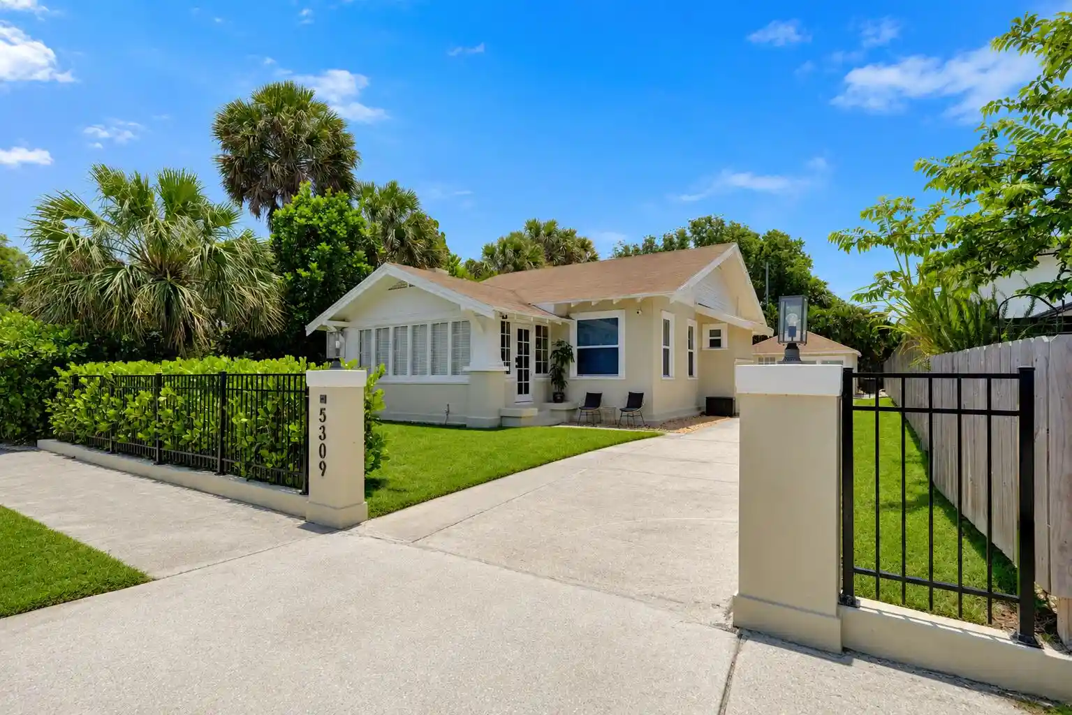 Photo 1 of Single family home for sale at 5309 N Flagler Dr, West Palm Beach, FL 33407 | MLS# B26055043 | Listing updated on 2026-10-23