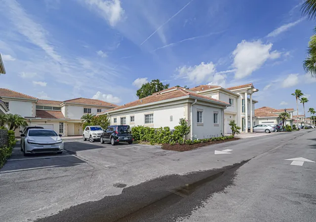 Photo 2 of Sale Pending at 524 7th Square #102, Vero Beach, FL 32962 | MLS# B26055056 | Listing updated on 2026-09-22