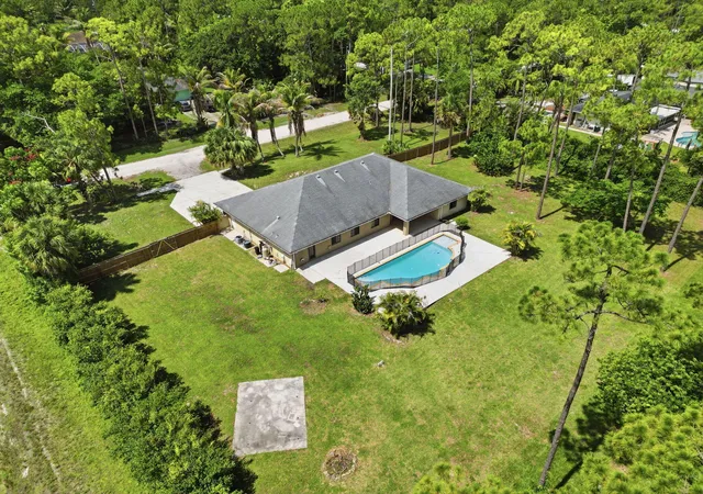 Photo 3 of Sale Pending at 15731 85th Road N, Loxahatchee, FL 33470 | MLS# B26055085 | Listing updated on 2026-09-27