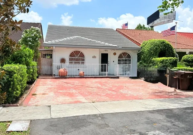 2nd image of 5941 W 20th Ln, Hialeah, FL 33016 | MLS# A12056755