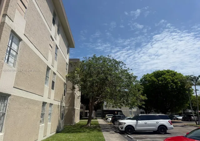 2nd image of 1875 W 56th St #109, Hialeah, FL 33012 | MLS# A12058106