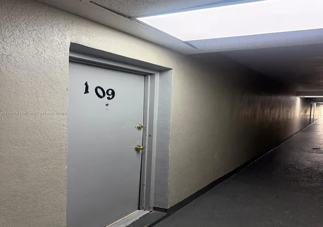 4th image of 1875 W 56Th St, Hialeah, FL 33012