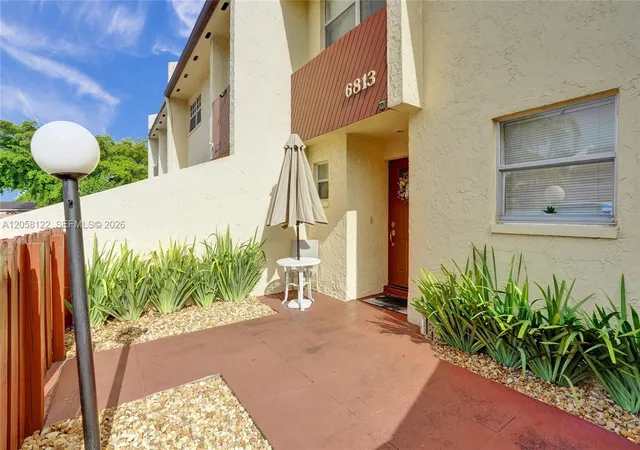 2nd image of 6813 Nw 29th Ave #1, Fort Lauderdale, FL 33309 | MLS# A12058122