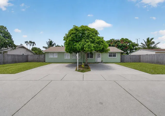 Photo 2 of Multi family home for sale at 3088 Prince Dr, Lake Worth, FL 33461 | MLS# B26055335 | Listing updated on 2026-10-06