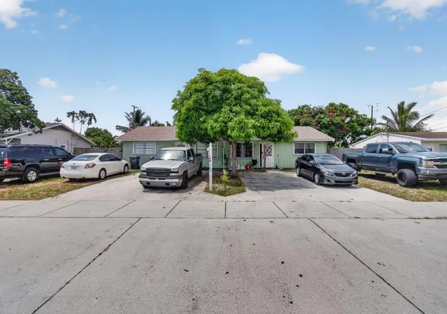 Photo 3 of Multi family home for sale at 3088 Prince Dr, Lake Worth, FL 33461 | MLS# B26055335 | Listing updated on 2026-10-06