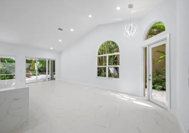 Photo 3 of Single family home for sale at 4521 Carlton Golf Dr, Lake Worth, FL 33449 | MLS# B26055401 | Listing updated on 2026-09-23