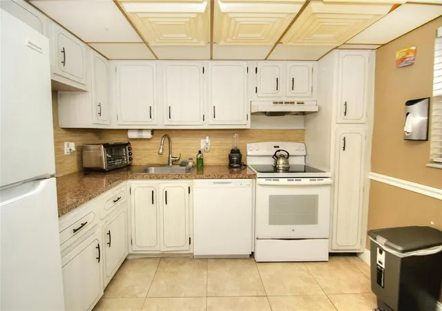 Photo 3 of Condo for sale at 8401 Lagos De Campo Blvd #306V, Tamarac, FL 33321 | MLS# B26055403 | Listing updated on 2026-09-23