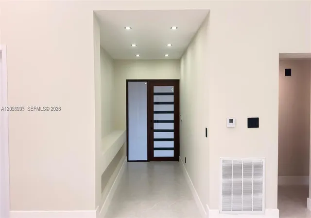 2nd image of 2765 Ne 35th Dr, Fort Lauderdale, FL 33308 | MLS# A12058297