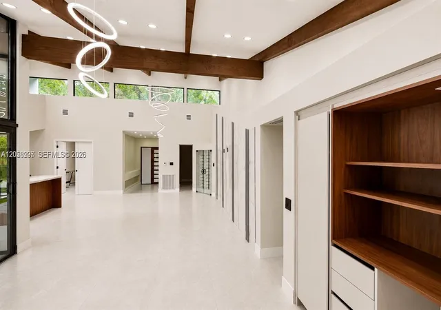 5th image of 2765 Ne 35Th Dr, Fort Lauderdale, FL 33308 | MLS# A12058297