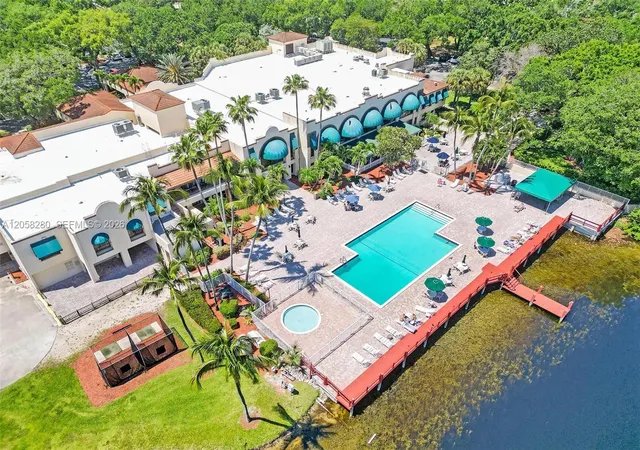 50th image of 1720 W Oak Knoll Cir, Davie, FL 33324 | MLS# A12058280