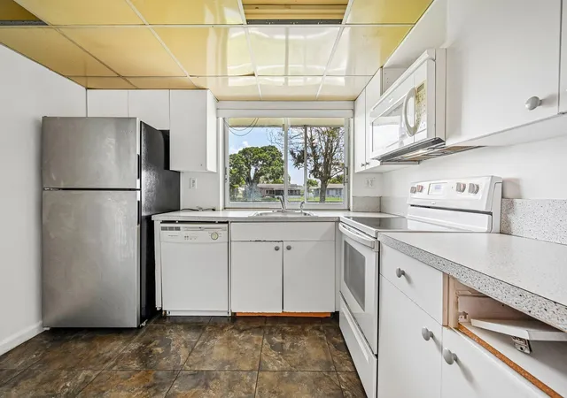 Listing Photo 4 - Condo for sale in building located at 9150 Lime Bay Blvd, Tamarac, FL 33321 - Unit #103