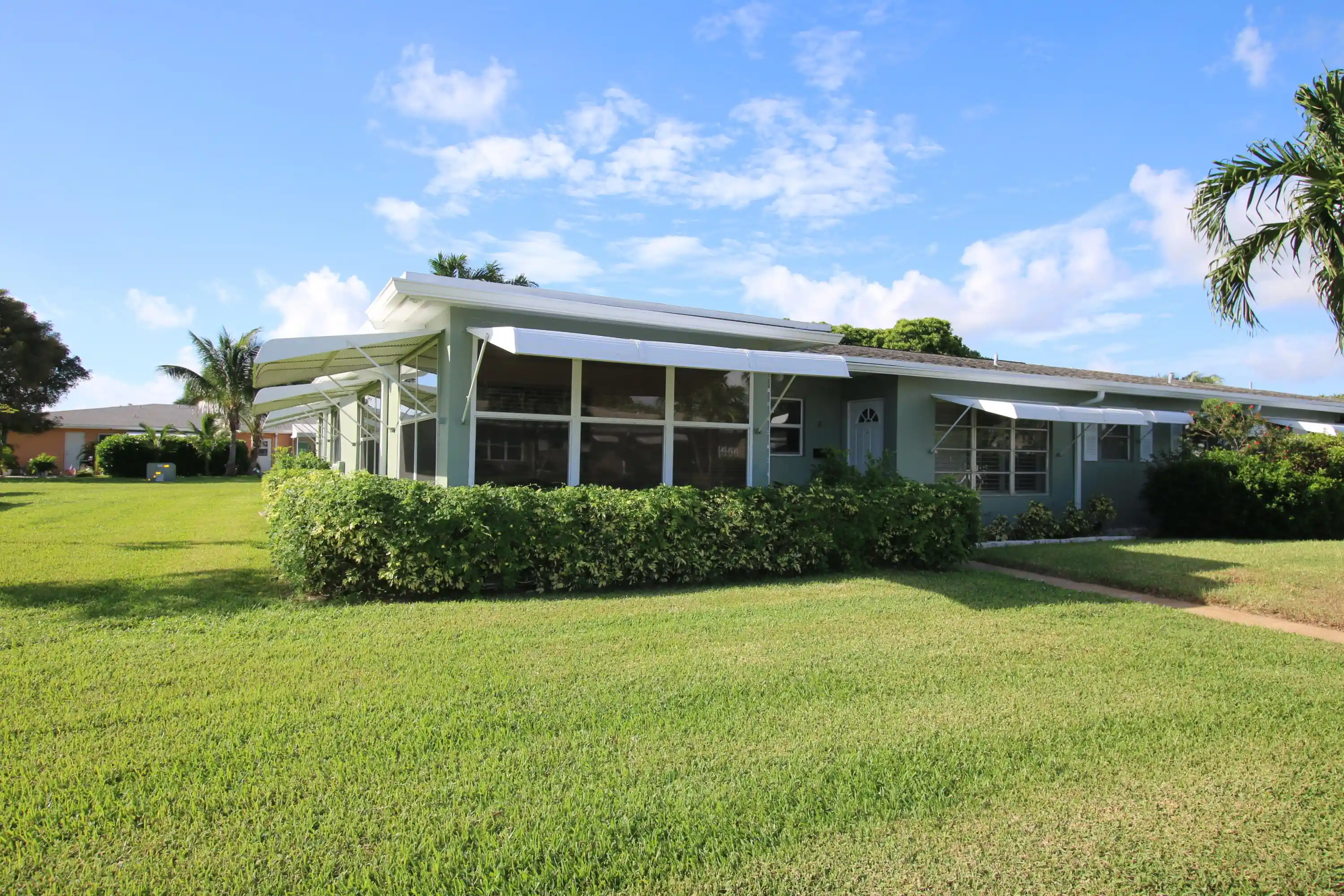 Photo 1 of Condo for sale at 190 South Blvd, Boynton Beach, FL 33435 | MLS# B26055575 | Listing updated on 2026-10-18
