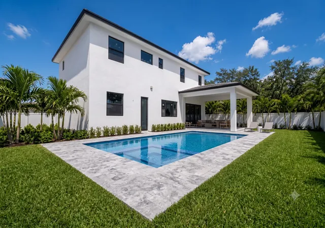 Photo 4 of Single family home for sale at 13044 Davie Oaks Dr, Davie, FL 33325 | MLS# B26055579 | Listing updated on 2026-09-23