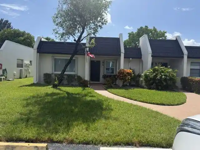 Photo 1 of Single family home for sale at 197 Lake Susan Ln, West Palm Beach, FL 33411 | MLS# B26055631 | Listing updated on 2026-09-23