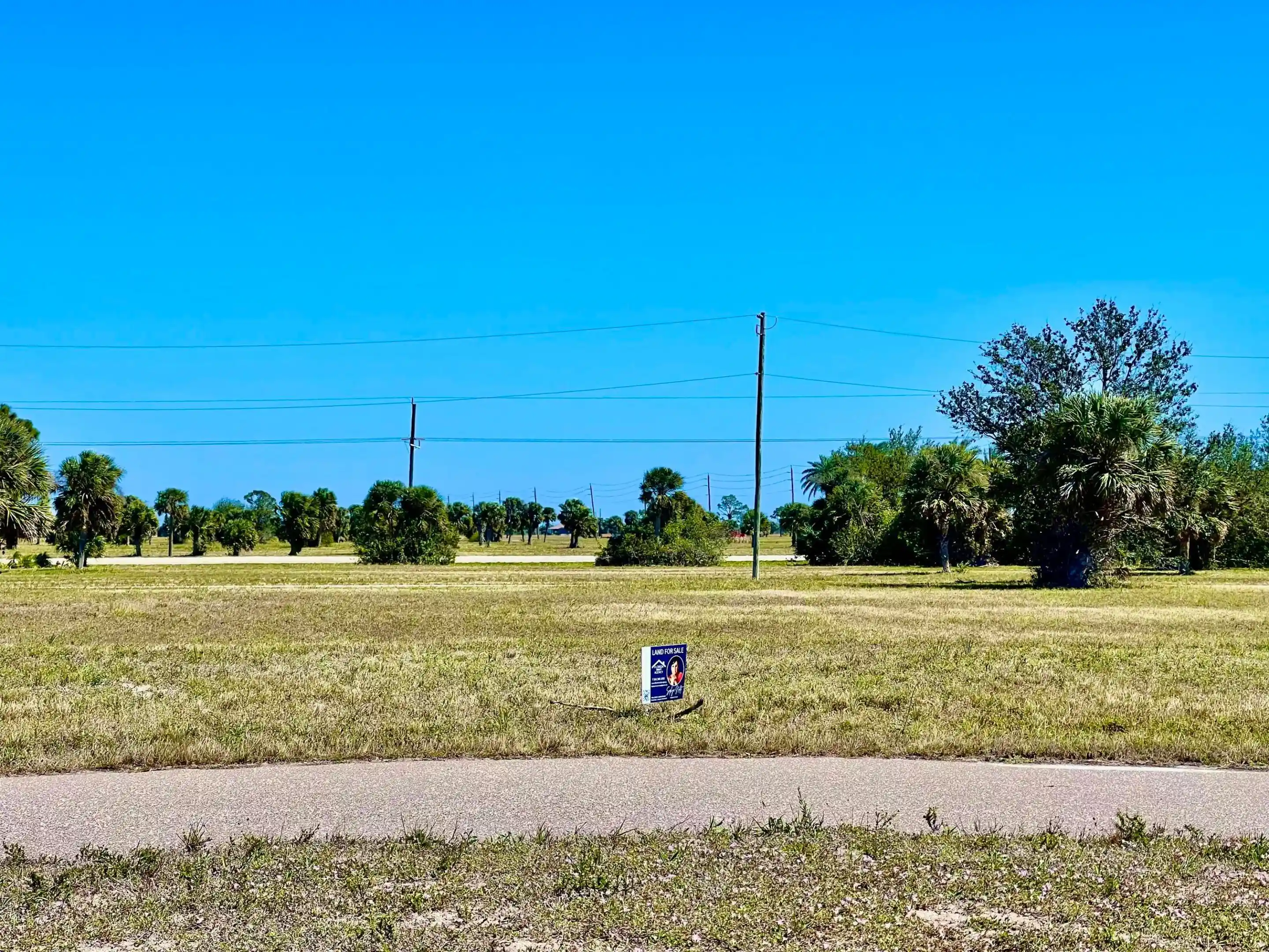Photo 1 of Land for sale at 26 Hull Ct, Placida, FL 33946 | MLS# B26055641 | Listing updated on 2026-10-10
