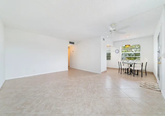 3rd image of 552 Normandy L Ln #l, Delray Beach, FL 33484 | MLS# B26055658