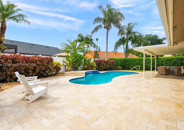 3rd image of 5621 Thornbluff Ave, Davie, FL 33331 | MLS# A12056334