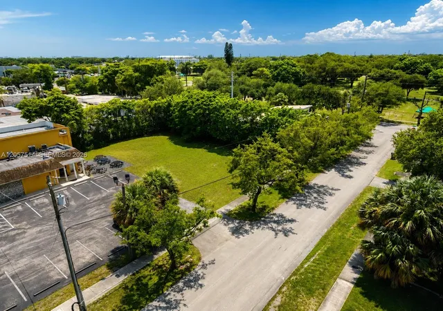 4th image of 1820 Ne 153Rd St, North Miami Beach, FL 33162 | MLS# A12057514