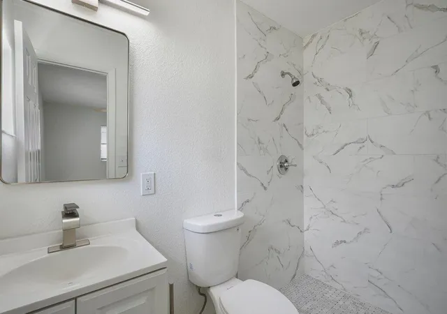 Photo 3 of Single family home for sale at 911 Se Dolphin Dr, Stuart, FL 34996 | MLS# B26055827 | Listing updated on 2026-10-02