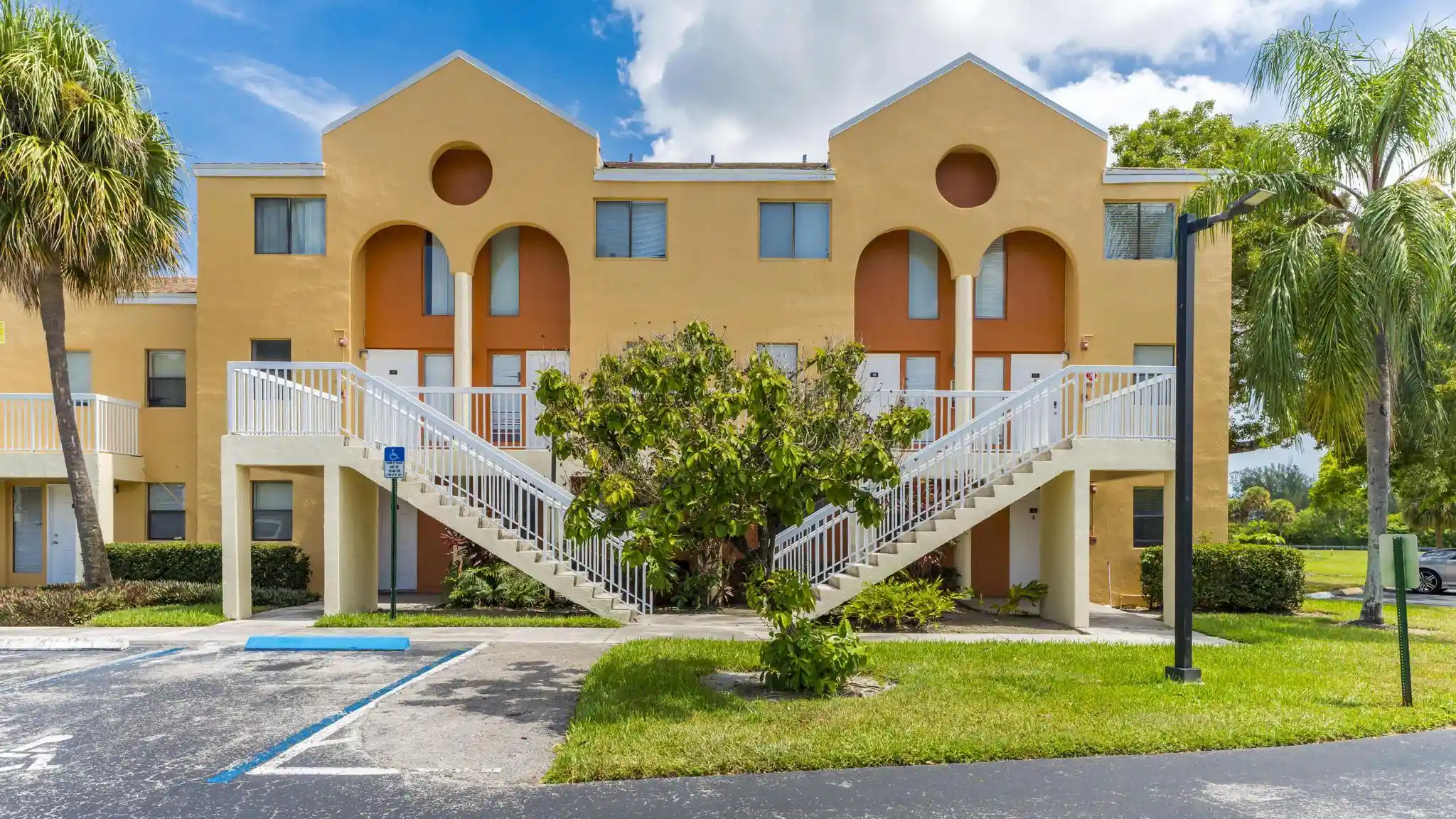 Listing Photo 1 - Condo for sale in 5200 Nw 31St Ave located at 5200 Nw 31St Ave, North Lauderdale, FL 33309 - Unit #96