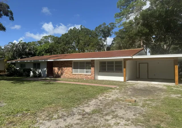 Photo 2 of Single family home for sale at 1749 26th Avenue, Vero Beach, FL 32960 | MLS# B26055878 | Listing updated on 2026-10-09