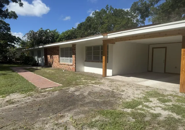 Photo 3 of Single family home for sale at 1749 26th Avenue, Vero Beach, FL 32960 | MLS# B26055878 | Listing updated on 2026-10-09