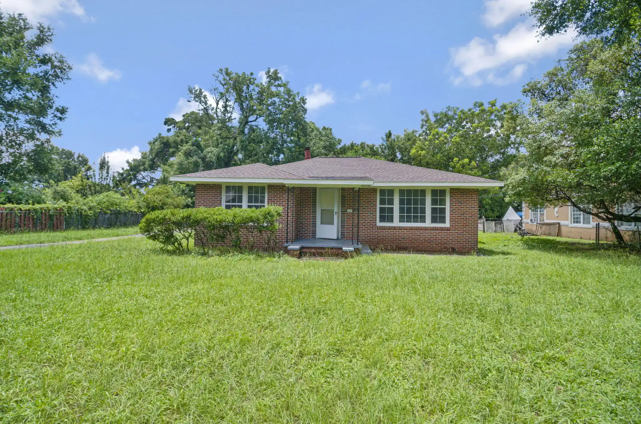 Multi family home for sale at 3031 W Jackson St, Pensacola, FL 32505 | MLS# B26055961