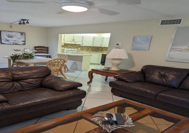Listing Photo 4 - Condo for sale in building located at 407 Pine Gln Ln, Greenacres, FL 33463 - Unit #B-1