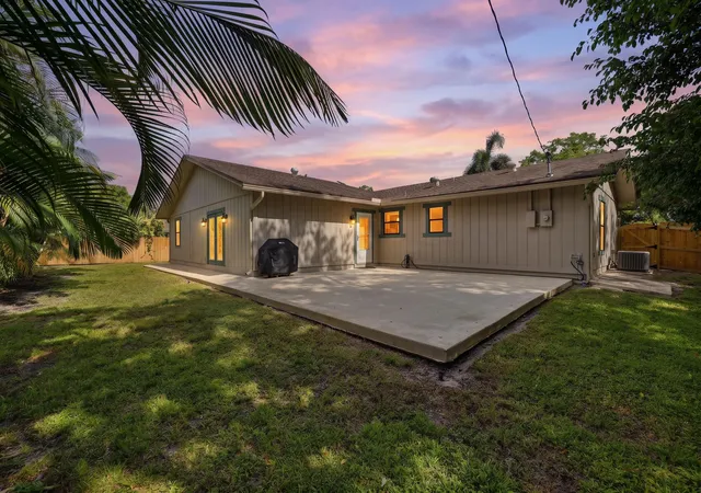 2nd image of 5196 Greenwood Dr, Delray Beach, FL 33484 | MLS# B26056038