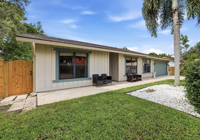 4th image of 5196 Greenwood Dr, Delray Beach, FL 33484 | MLS# B26056038