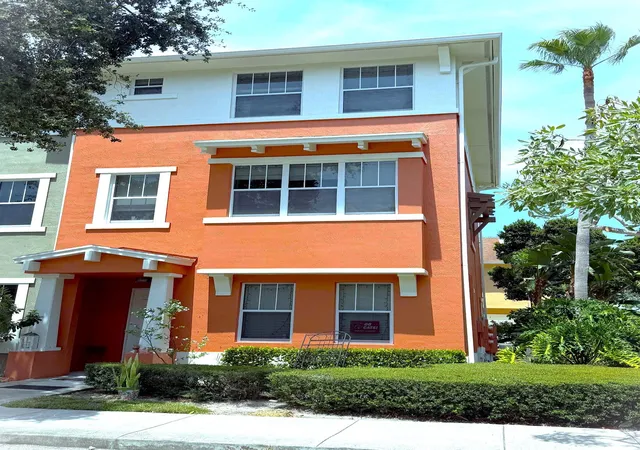 Townhouse for sale at 883 Millbrae Ct #6, West Palm Beach, FL 33401 | MLS# B26056044