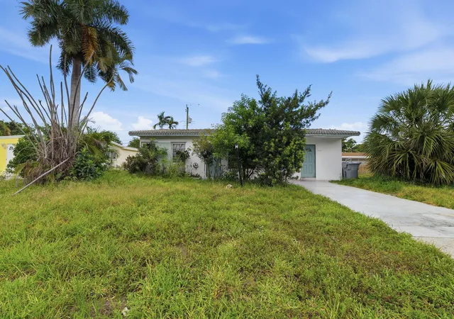 Photo 1 of Single family home for sale at 1640 Ne 32nd Place, Pompano Beach, FL 33064 | MLS# B26056055 | Listing updated on 2026-10-02