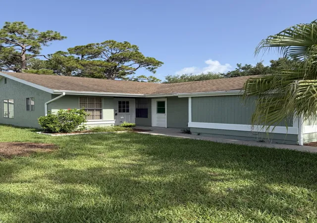 Photo 2 of Townhouse for sale at 1720 Se Linpark Ct, Port St Lucie, FL 34952 | MLS# B26056088 | Listing updated on 2026-09-23