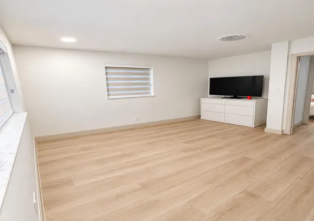 Photo 3 of Single family home for sale at 412 S 24th Avenue, Hollywood, FL 33020 | MLS# B26056082 | Listing updated on 2026-10-09