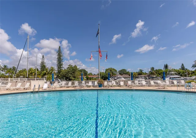 5th image of 2731 Ne 14Th Street Cswy #110, Pompano Beach, FL 33062 | MLS# B26056129