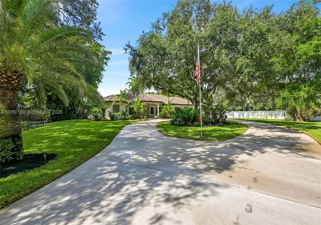 3rd image of 11070 Sw 52Nd Ct, Davie, FL 33328 | MLS# A12056109