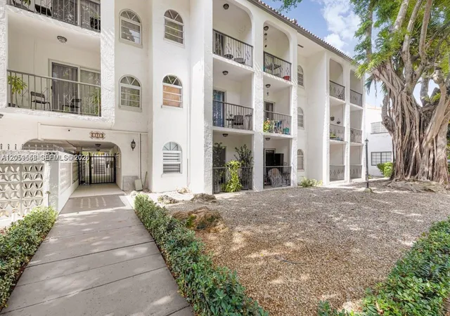 2nd image of 338 Majorca Ave #207, Coral Gables, FL 33134 | MLS# A12059546