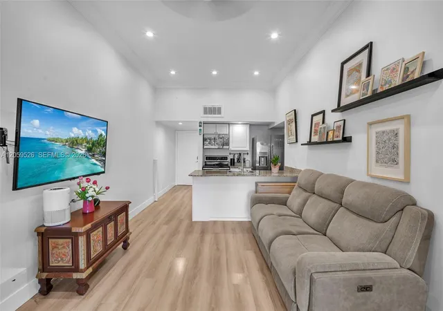 3rd image of 2185 Sw 81St Ave #162, Davie, FL 33324 | MLS# A12059526