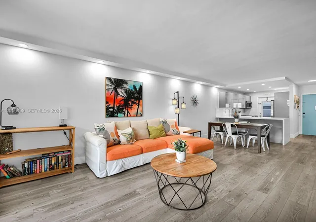 5th image of 400 Se 10Th St #303, Deerfield Beach, FL 33441 | MLS# A12059499