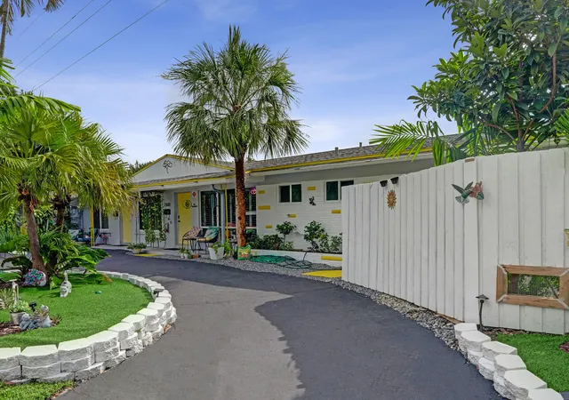 Photo 3 of Multi family home for sale at 2500 Nw 3rd Avenue #1-4, Wilton Manors, FL 33311 | MLS# B26056320 | Listing updated on 2026-09-23