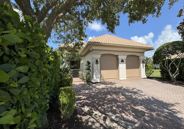 Photo 1 of Single family home for sale at 102 Se Rio Palermo, Port Saint Lucie, FL 34984 | MLS# B26056331 | Listing updated on 2026-09-23