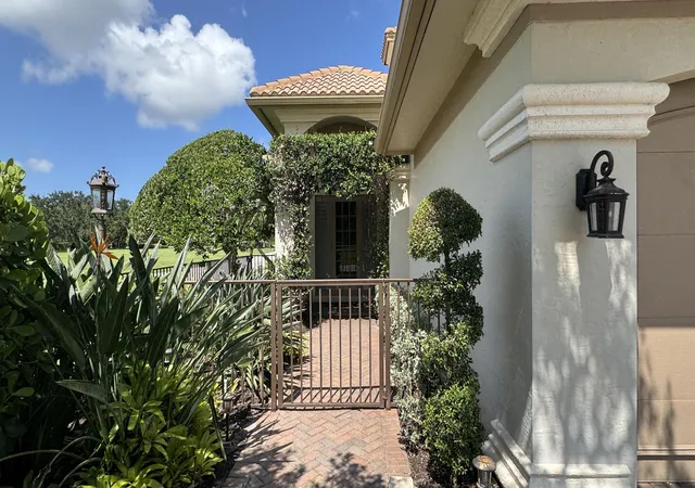 Photo 3 of Single family home for sale at 102 Se Rio Palermo, Port Saint Lucie, FL 34984 | MLS# B26056331 | Listing updated on 2026-09-23