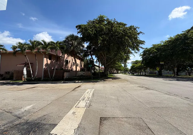 Photo 3 of Townhouse for sale at 9908 Hammocks Blvd #103-42, Miami, FL 33196 | MLS# B26056376 | Listing updated on 2026-10-09