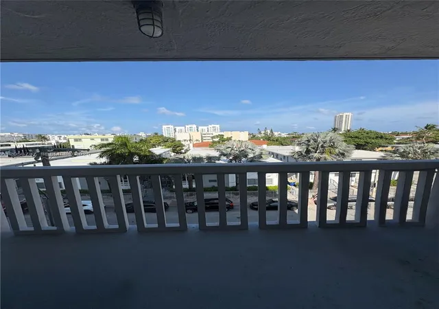 2nd image of 7620 Carlyle Ave, Miami Beach, FL 33141