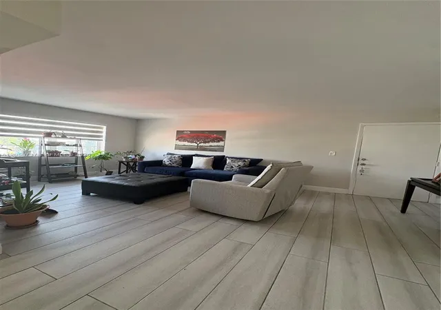 4th image of 7620 Carlyle Ave #502, Miami Beach, FL 33141 | MLS# A12058737